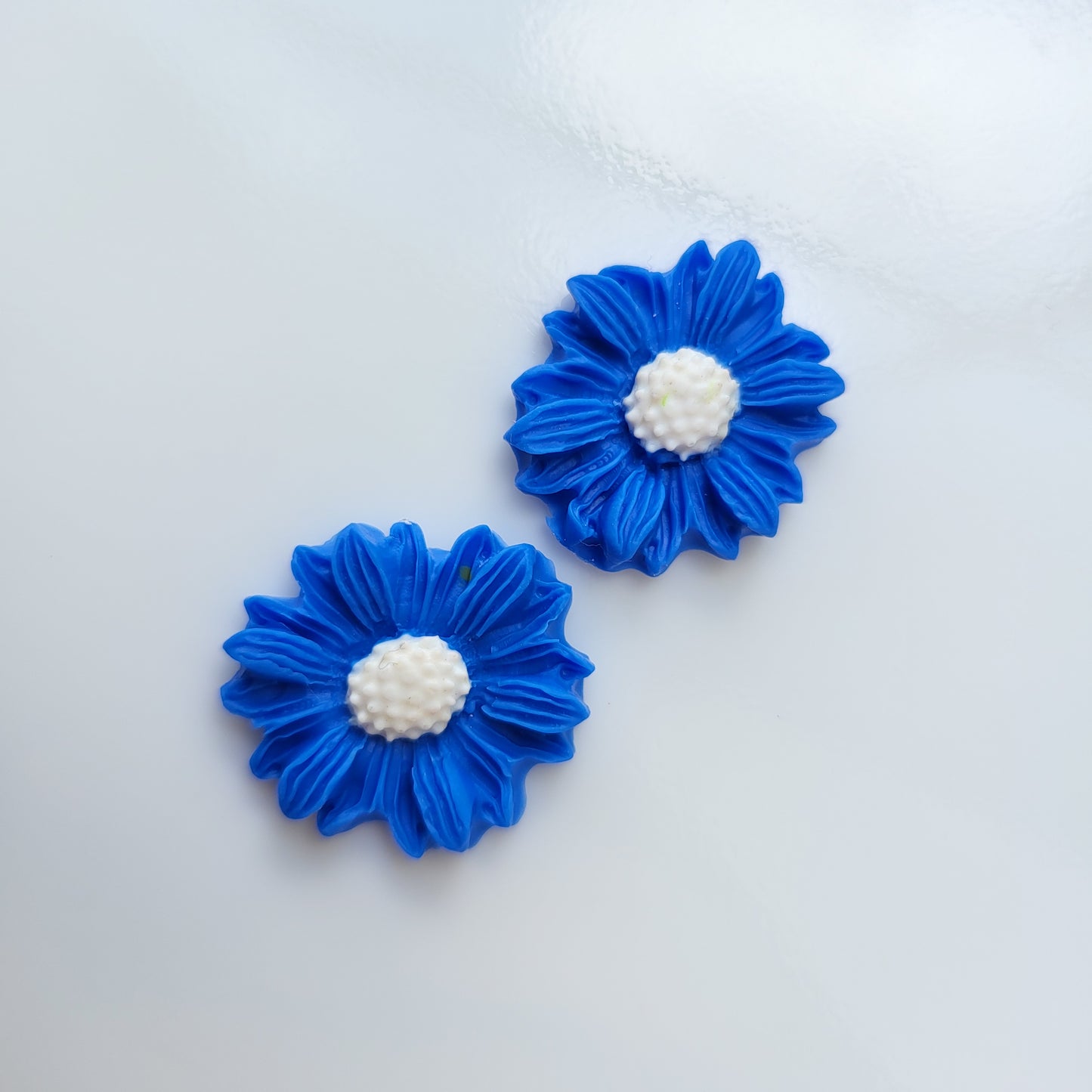 Floresita Studs