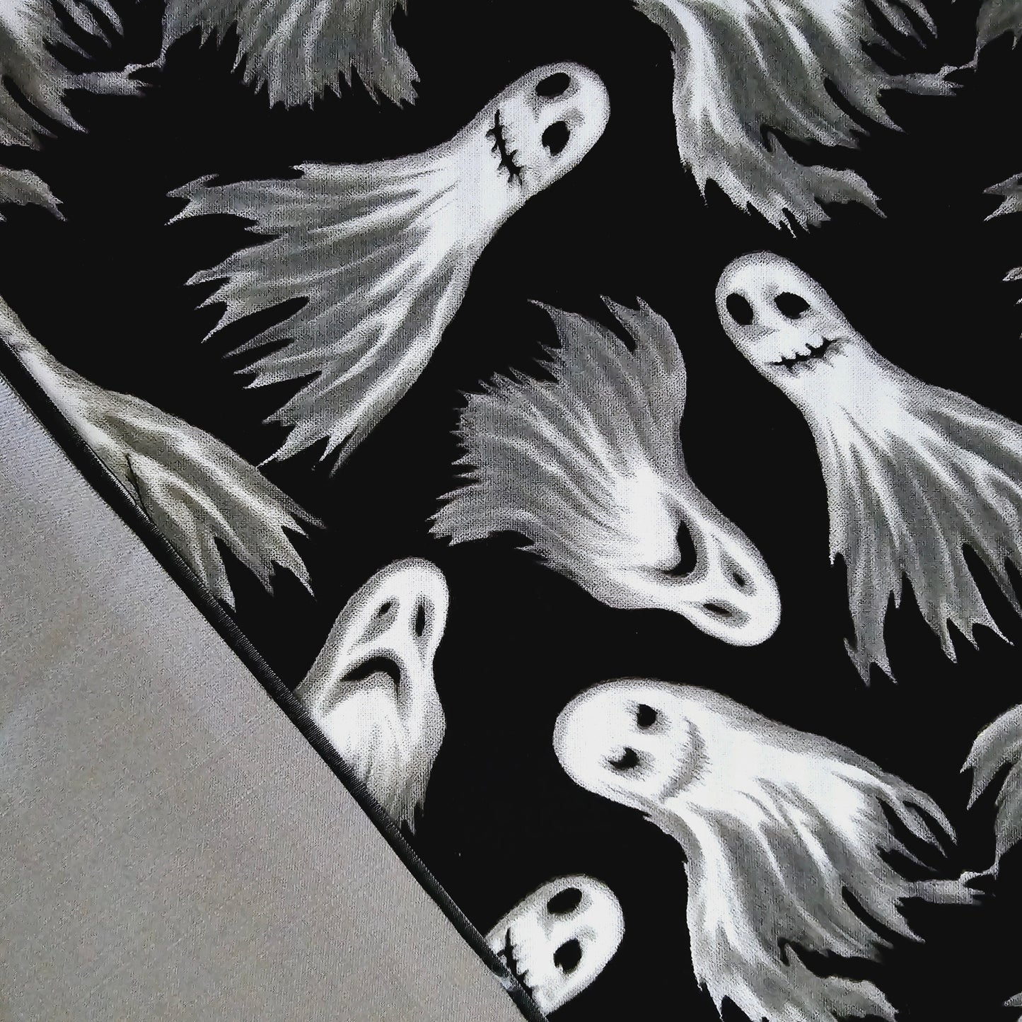 Fantasmas Tote Bag