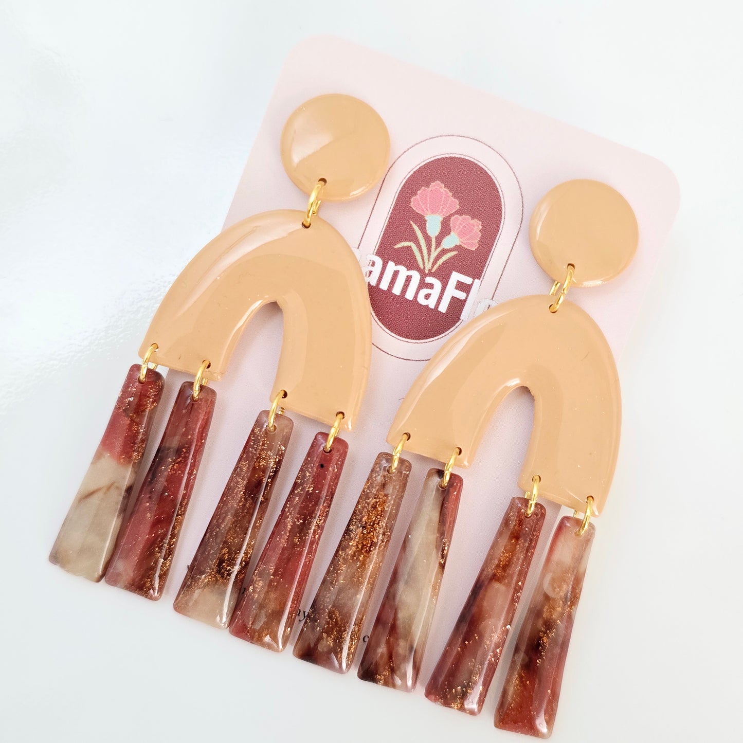 Arco Dangle Earrings in sand