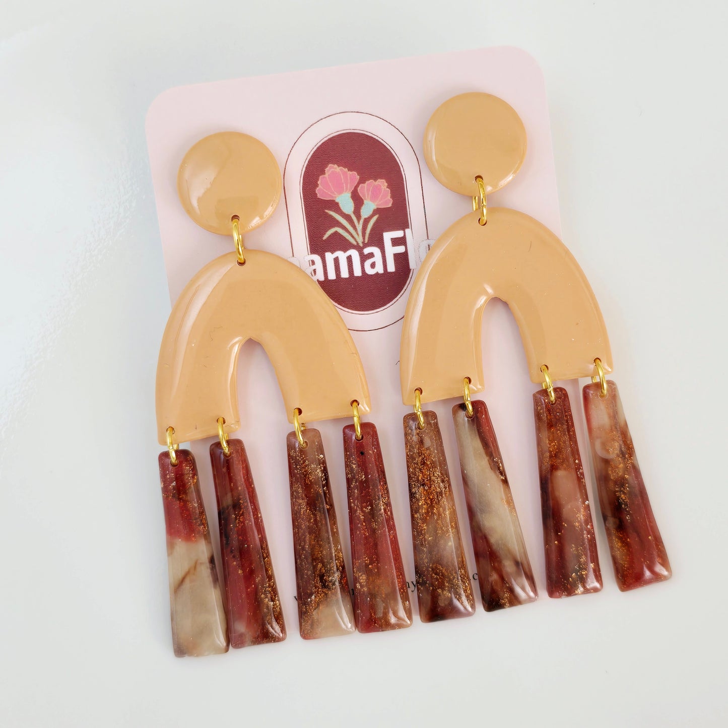 Arco Dangle Earrings in sand
