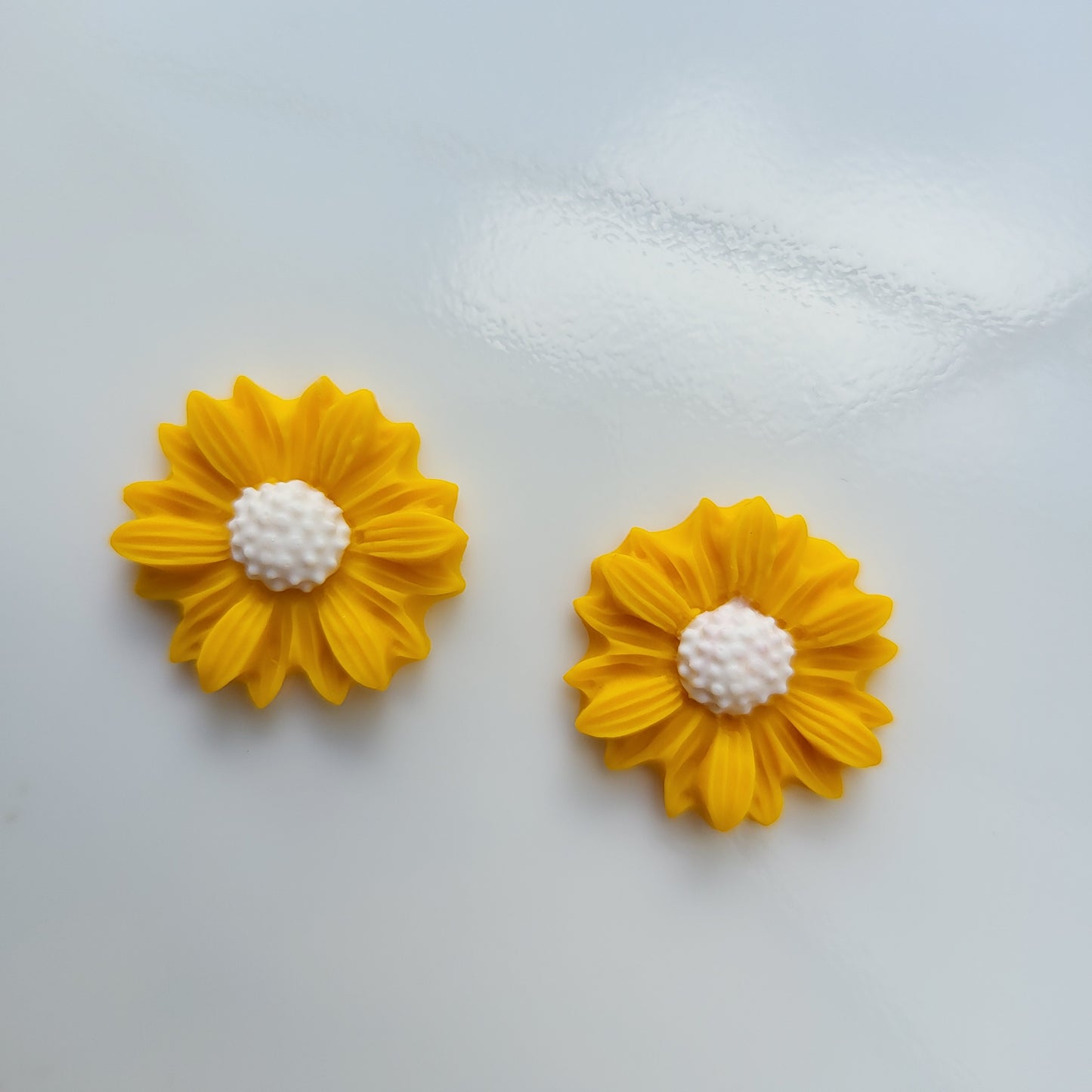 Floresita Studs