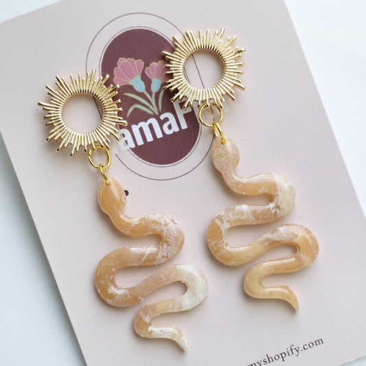 Serpiente Dangle Earrings in Beige Marbling